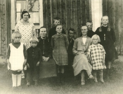 Maria (”Maija”) Pellonpää e. Sauna-aho (1882–1934) lapsineen